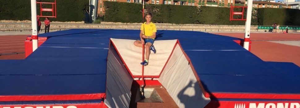 El jove calijó Valentín Carpentier, rècord en perxa al Campionat Provincial de Tarragona