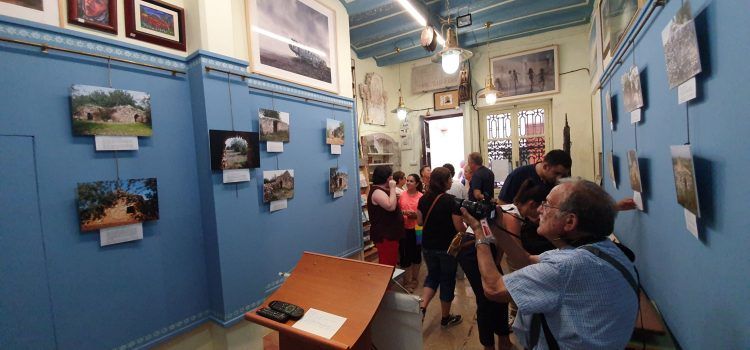 Exposició de fotos de pedra en sec a “Amics de Vinaròs”