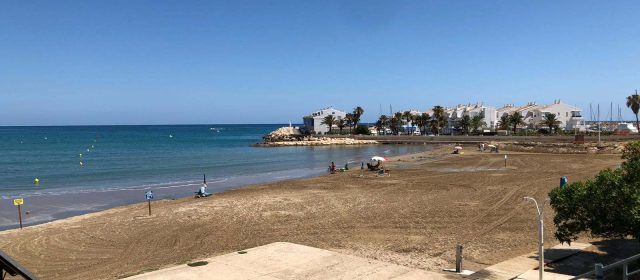 Les analítiques de l’Ajuntament qualifiquen d’apta per al bany la platja de Les Fonts d’Alcossebre