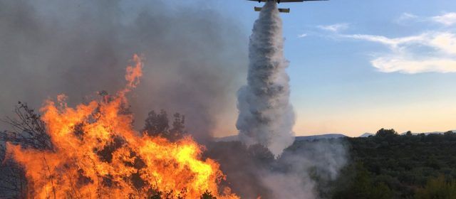 Controlat un incendi forestal a Sant Mateu