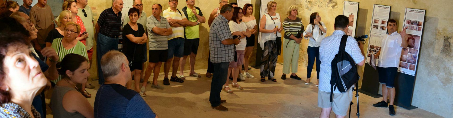 La Torre de Càlig mostra la seua restauració a 300 veïns i visitants