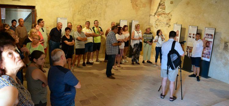La Torre de Càlig mostra la seua restauració a 300 veïns i visitants