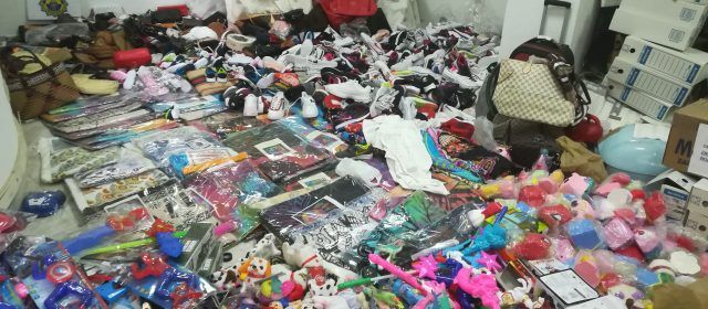 La Policia Local de Peníscola confisca 7000 articles del “top manta” aquest juliol