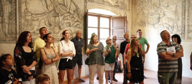 La història dels càtars i els secrets de les ‘Grisalles’ de Sant Pau en la Fira de Sant Pere