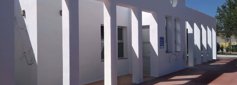 La piscina municipal de la Jana obri amb uns vestuaris nous