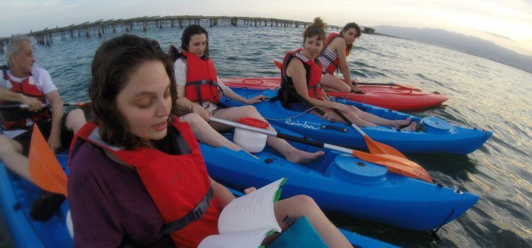 Poesia Surf i Kaiak presenta Dona Poesia