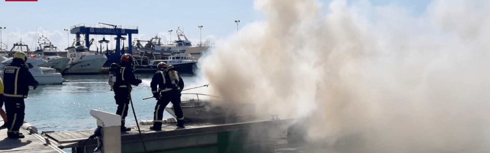 Seis heridos al incendiarse una barca en el puerto de Benicarló