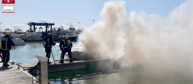 Seis heridos al incendiarse una barca en el puerto de Benicarló