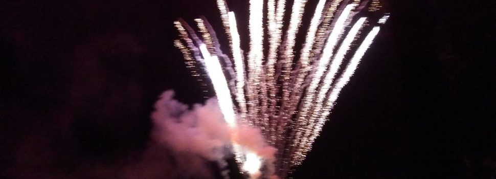 Focs artificials a les Cases d’Alcanar per tancar les festes