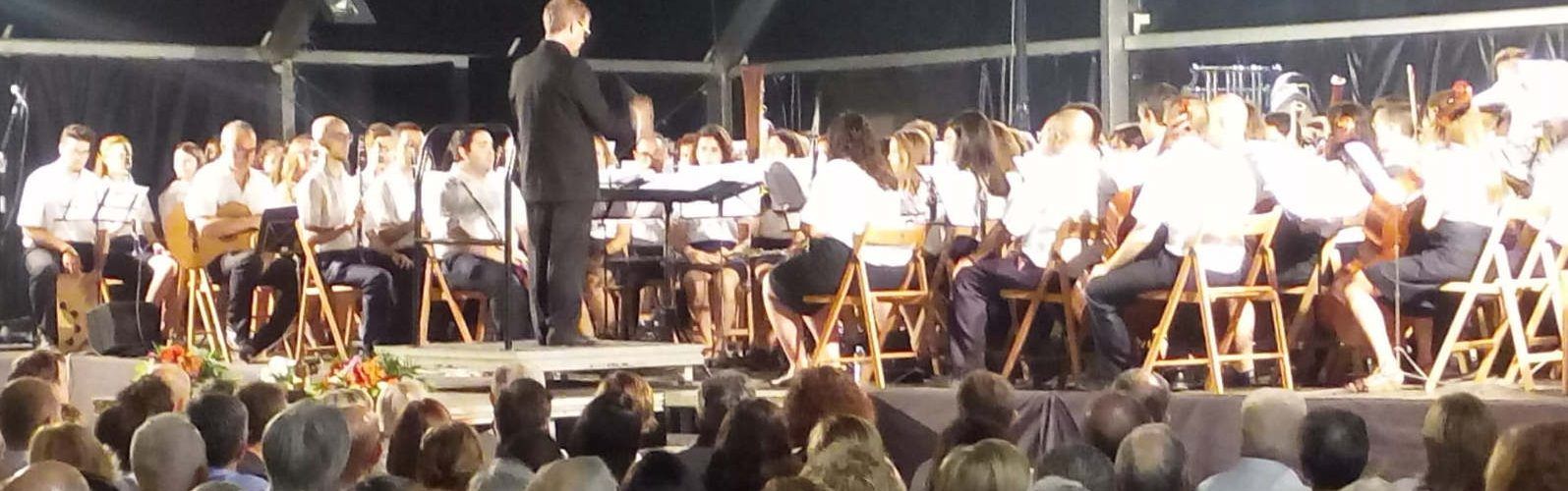 Gran serenata en honor al patrón de Benicarló con la banda y Bert Appermont