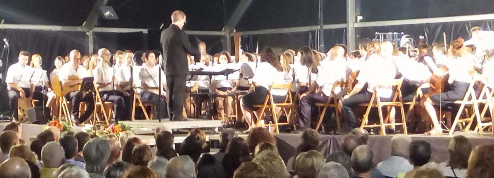 Gran serenata en honor al patrón de Benicarló con la banda y Bert Appermont