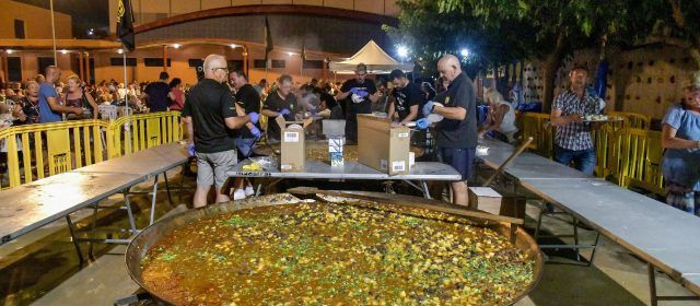 1.700 persones degusten el Tombet de Bou a les Festes Patronals d’Alcalà