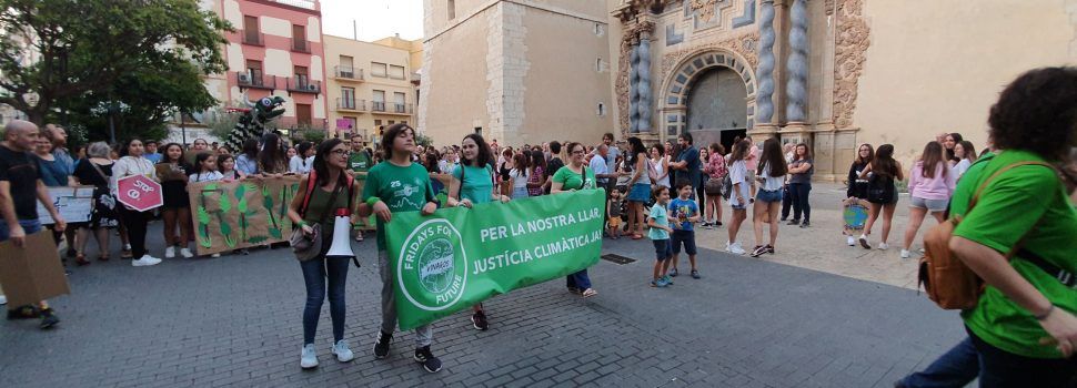 Una marxa molt concorreguda conclou la Setmana pel Clima a Vinaròs