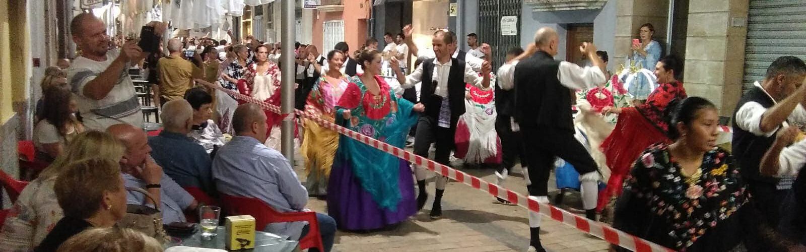 Quasi tres-centes parelles en el ball de mantons d’Ulldecona