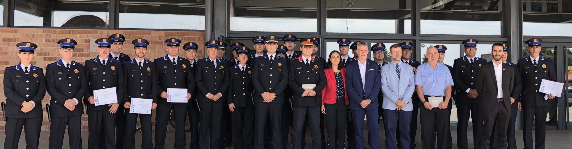 Amposta posa en relleu la tasca de la Policia Local i Protecció Civil amb una vintena de reconeixements i felicitacions