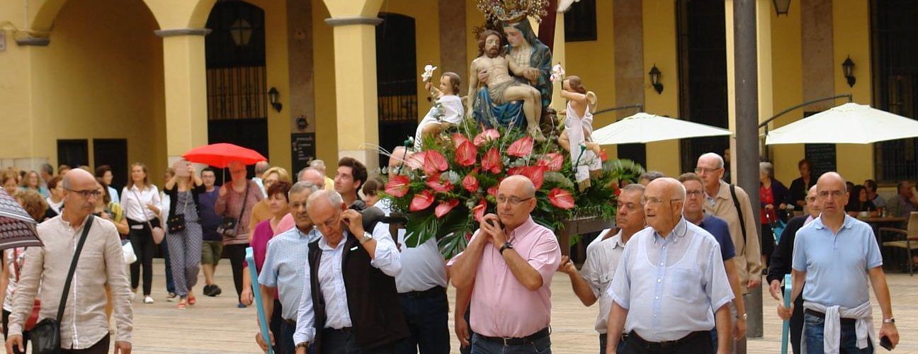 La patrona d´Ulldecona acaba el recorregut pel carrers de la població
