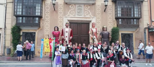 Actuació de les Camaraes a l’ermita de Vinaròs i a la trobada de Benicarló