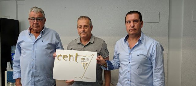 Óscar Llatser, guanyador del logo del centenari del Vinaròs CF