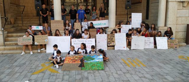 Amposta demana solucions per a l’emergència climàtica