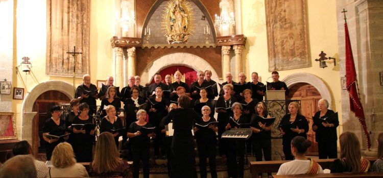 Corals de Xert, Traiguera i Vinaròs en la X Trobada de Cors celebrada a Xert