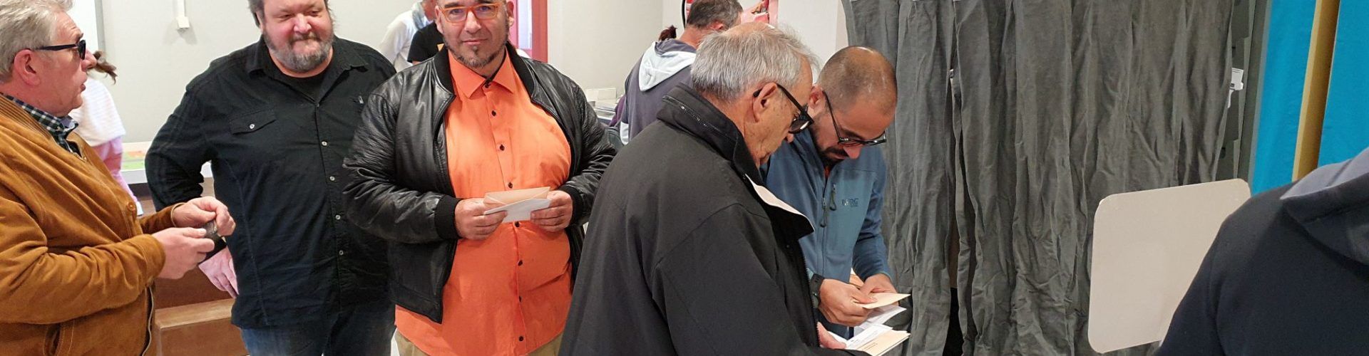 Els candidats al Senat Romeu i Navarrete coincideix a la mateixa taula a Vinaròs