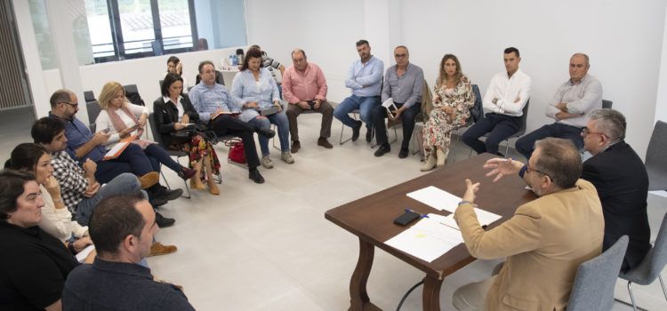 José Martí es reuneix amb més de 100 alcaldes i alcaldesses de la província en les 8 comarques