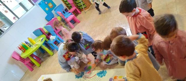 El Centre infantil Les Joguines de Vinaròs celebra el dia mundial de la Infancia