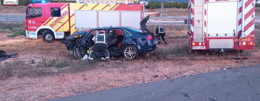 Un herido en accidente de un camión y un coche en la N-340 en Vinaròs