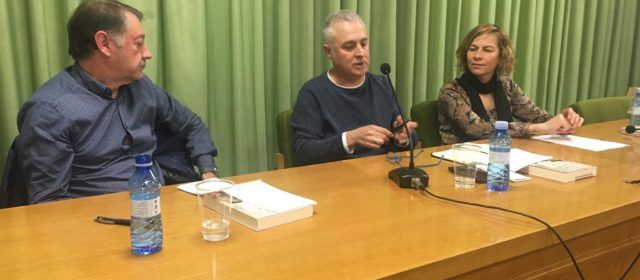 Julio César Cano presenta el seu llibre, ‘Flores Muertas’ a Vilafranca