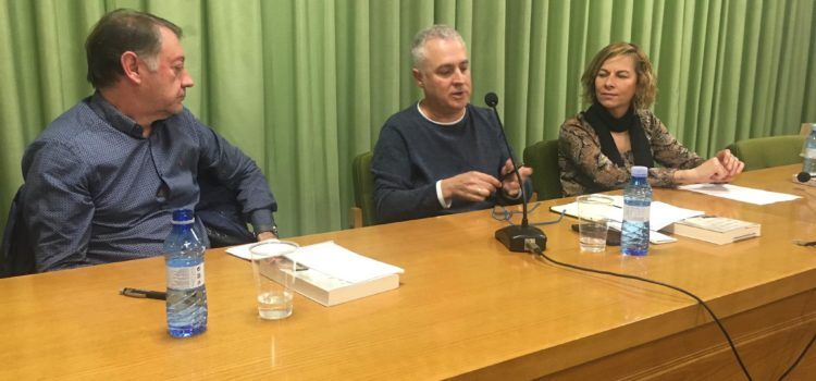 Julio César Cano presenta el seu llibre, ‘Flores Muertas’ a Vilafranca