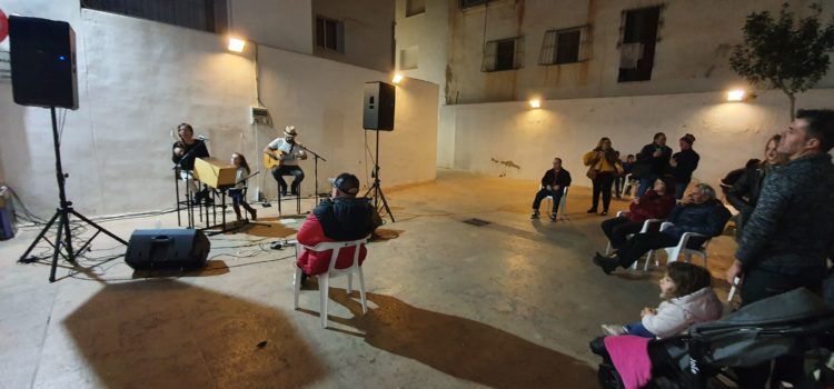 Gran èxit del “tardeo inclusiu” de COCEMFE al Pati del Mercat de Vinaròs