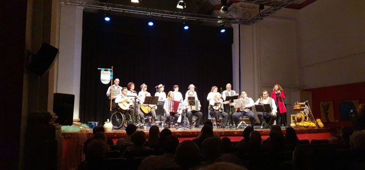 L’Auditori de Vinaròs s’omplí de música popular amb Mar i Terra