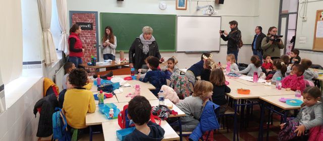 Els xiquets van a escola per Nadal