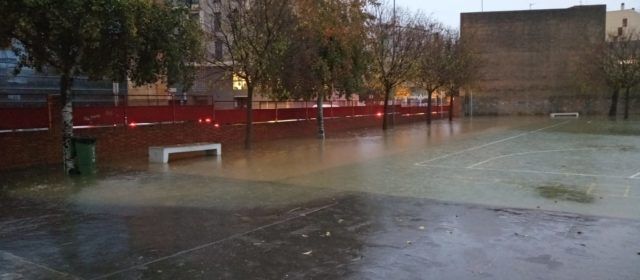 La forta pluja causa problemes a Vinaròs
