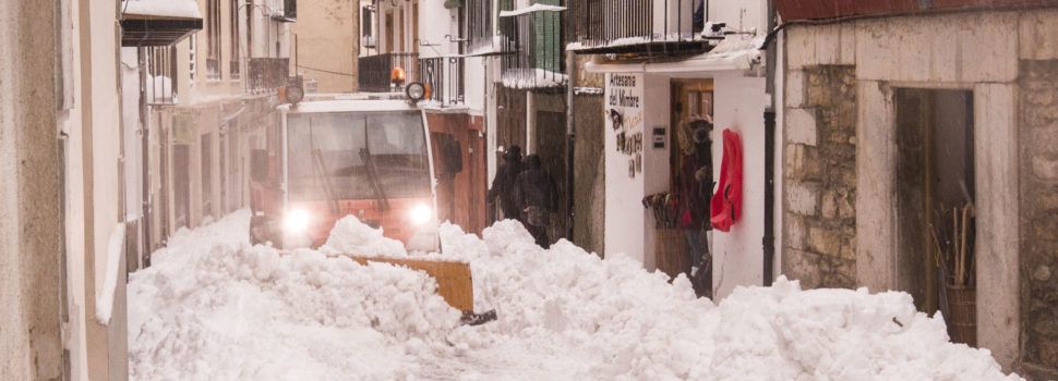Continuen a Morella els treballs pel temporal de neu