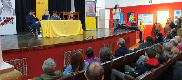 Rufián i Artur Junqueras presentaren a Vinaròs “Llibres contra la represió”