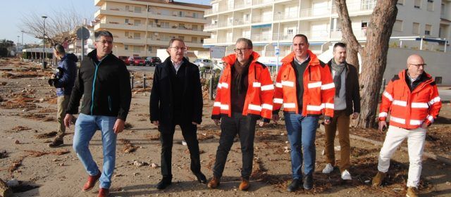 Alcossebre rep la visita del president de la Diputació Provincial per comprovar els danys del temporal