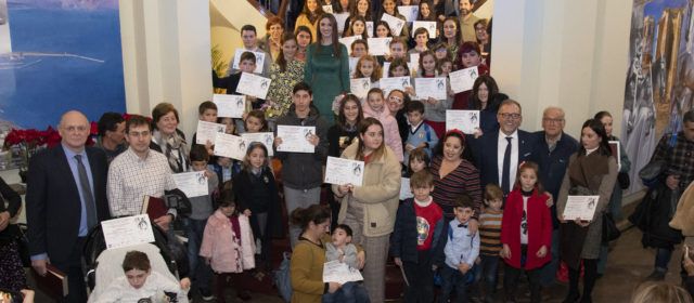 Tres alumnes del col·legi Baix Maestrat de Vinaròs, premiats en el concurs  de targetes de Nadal “Jesús Medrano”