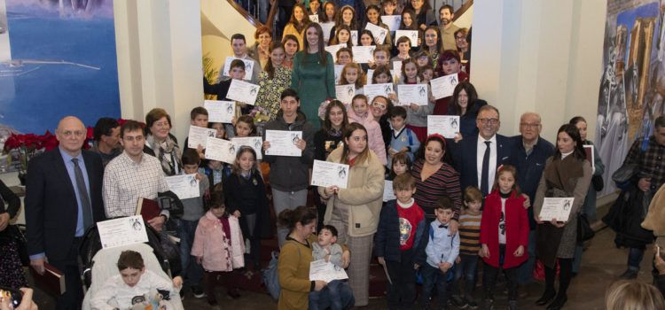 Tres alumnes del col·legi Baix Maestrat de Vinaròs, premiats en el concurs  de targetes de Nadal “Jesús Medrano”