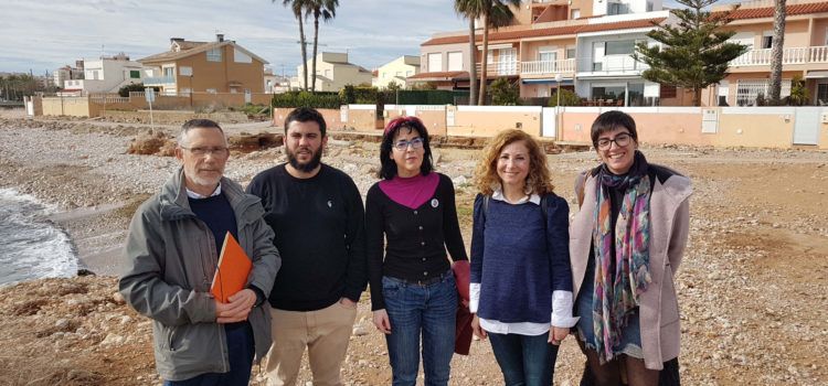 Visita a los daños del temporal en Vinaròs de la diputada de Podemos Marisa Saavedra