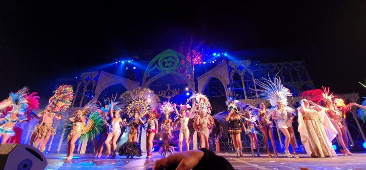 La gala de reines i reis del Carnaval de Vinaròs, en fotos