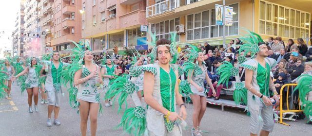 La segona desfilada del Carnaval de Vinaròs, en fotos