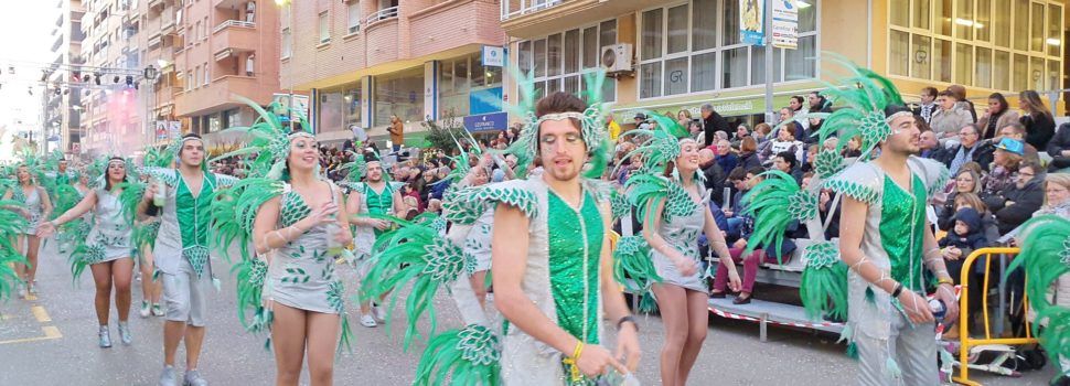 La segona desfilada del Carnaval de Vinaròs, en fotos