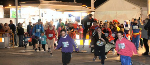 El Carnaval de Vinaròs desfila però també corre