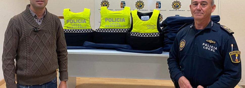 La policia local de Benicarló compra 10 armilles antibales