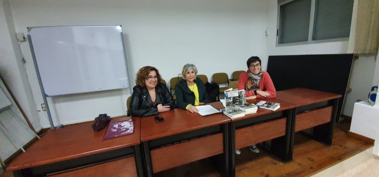 Es presenta a Vinaròs un llibre que reivindica una educació en valors LGTBI