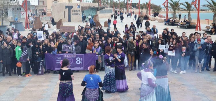 Respaldo de la sociedad de Vinaròs en el Día de la Dona