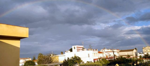 L’arc de Sant Martí no tem el coronavirus: no es queda a casa