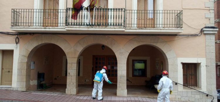 Albocàsser neteja i desinfecta els carrers amb ajuda de la Cooperativa Agrícola Sant Pau i el Consorci de Bombers