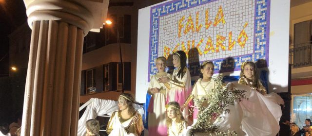 La Cavalcada del Ninot pren els carrers de Benicarló